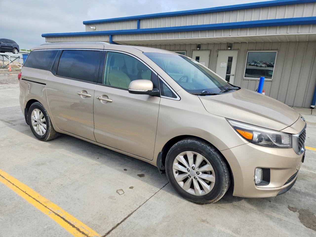 2015 KIA SEDONA GLS - Middle level