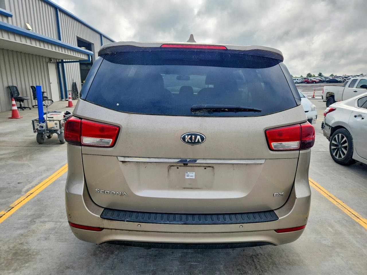 2015 KIA SEDONA GLS - Middle level