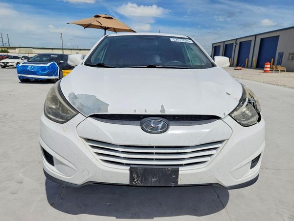 2015 HYUNDAI TUCSON GL (Middle-Low)