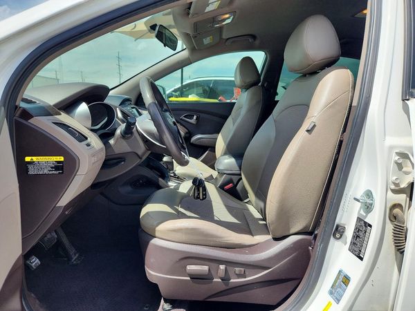 2015 HYUNDAI TUCSON GL (Middle-Low)