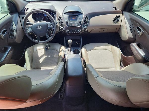 2015 HYUNDAI TUCSON GL (Middle-Low)