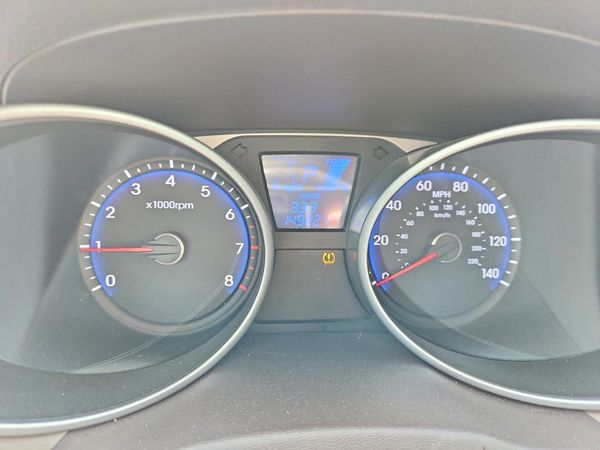 2015 HYUNDAI TUCSON GL (Middle-Low)