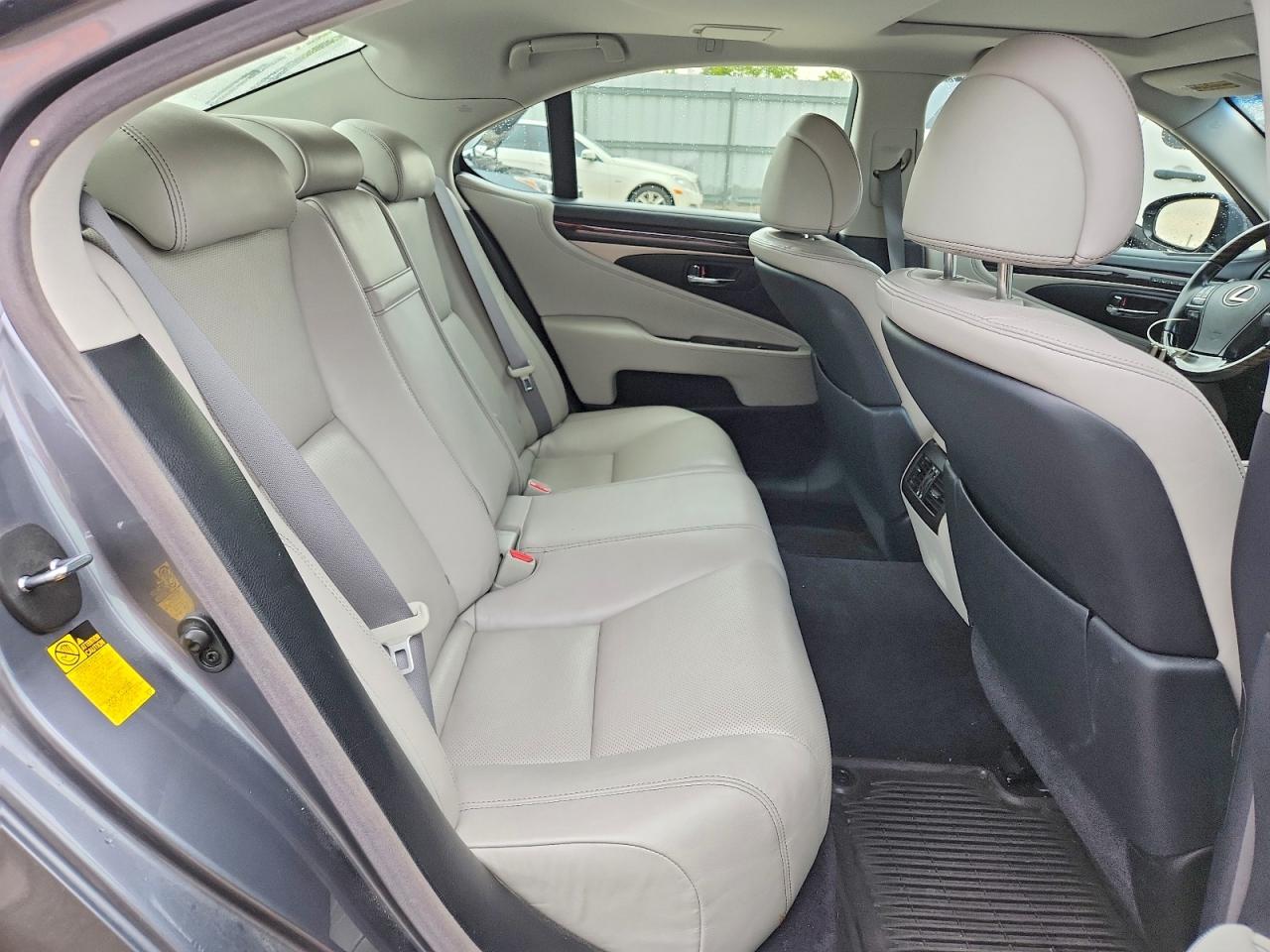 2015 LEXUS LS 460