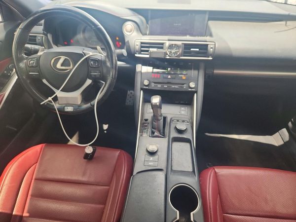 2017 LEXUS IS