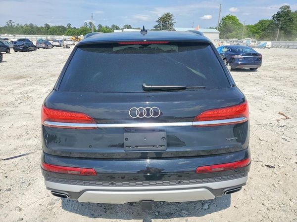 2025 AUDI Q7 quattro Premium