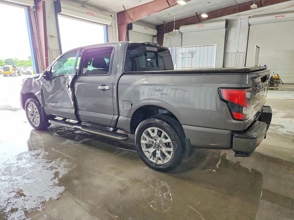 2021 NISSAN TITAN Crew Cab