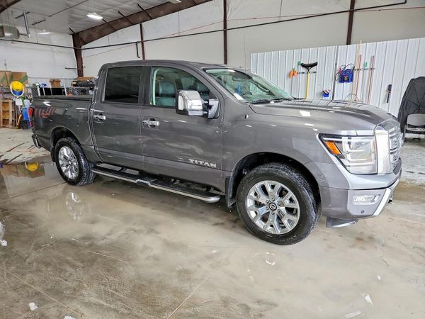 2021 NISSAN TITAN Crew Cab