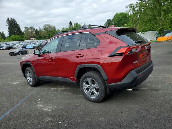 2025 TOYOTA RAV 4 XLE
