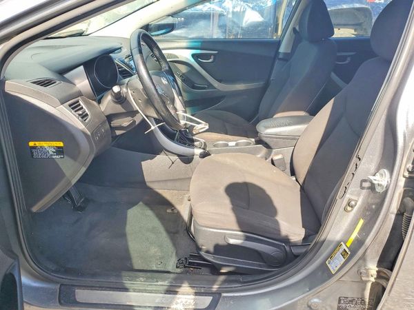 2016 HYUNDAI ELANTRA — DENT
