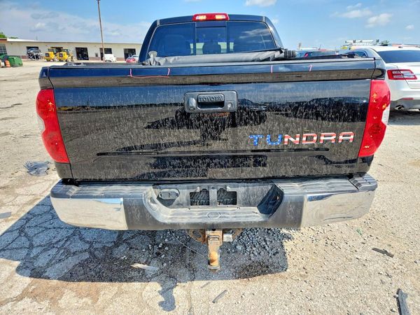 2015 TOYOTA TUNDRA SR5 Grade