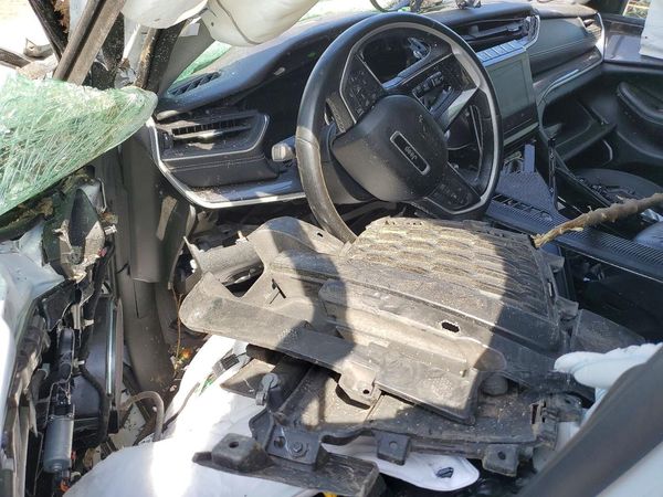 2021 JEEP GRAND CHEROKEE L LAREDO 4X2