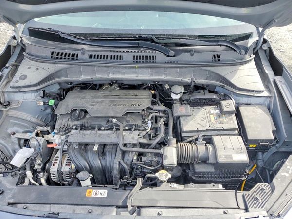 2023 HYUNDAI KONA SE