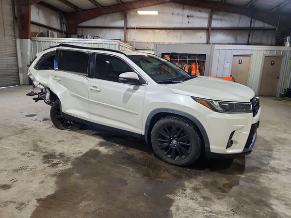 2019 TOYOTA HIGHLANDER SE/XLE