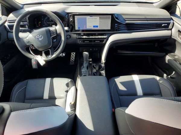 2025 TOYOTA CAMRY