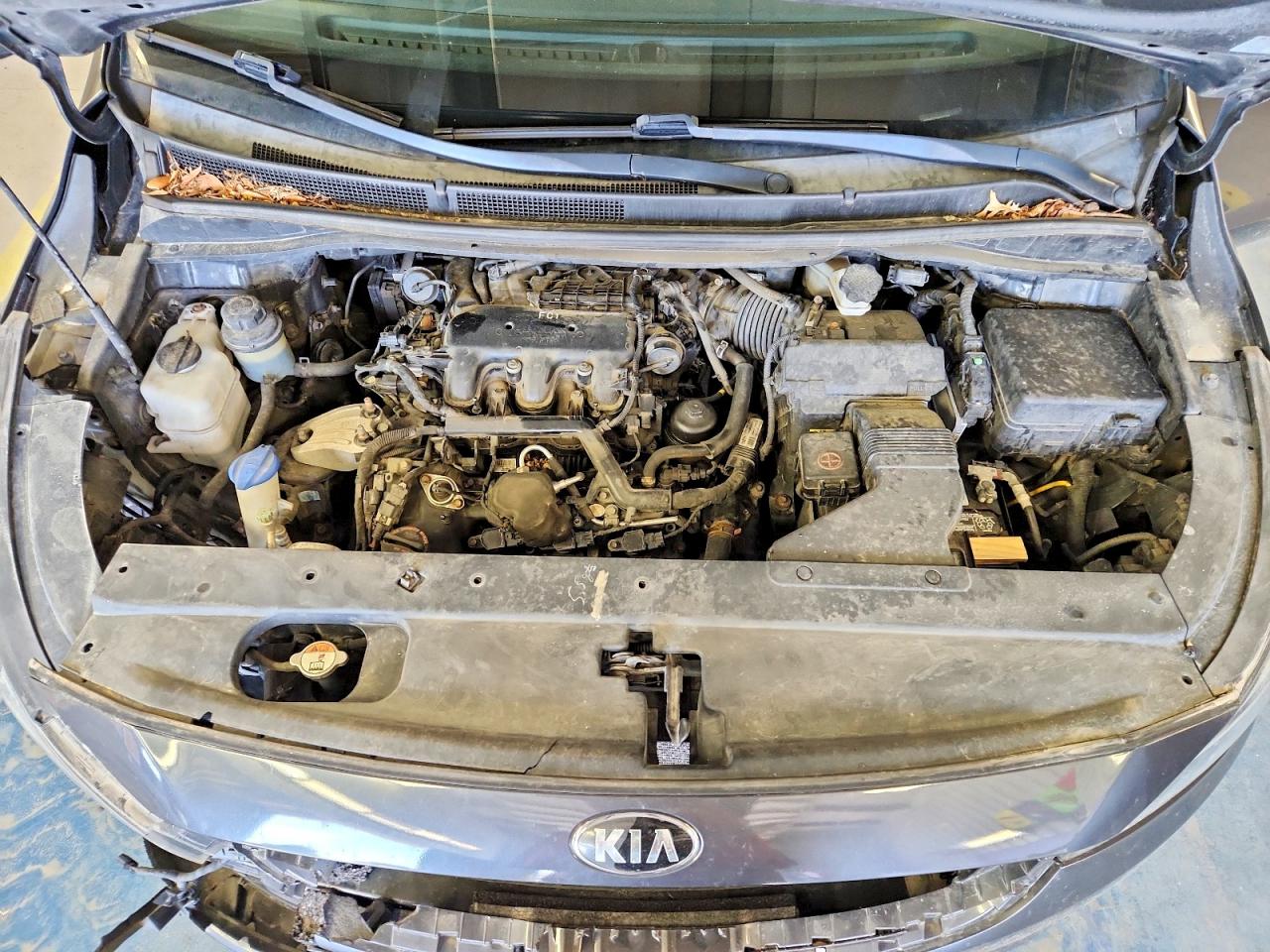 2017 KIA SEDONA LX