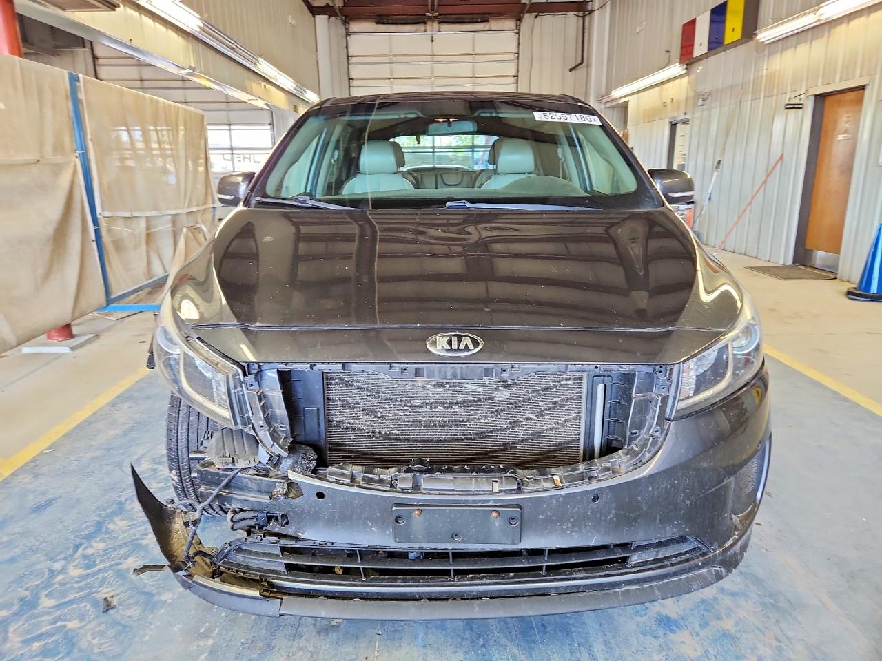 2017 KIA SEDONA LX