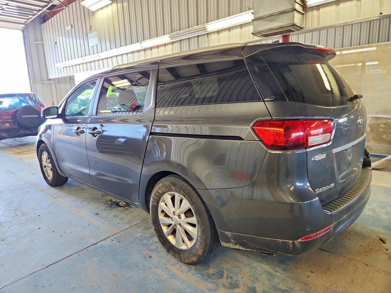 2017 KIA SEDONA LX