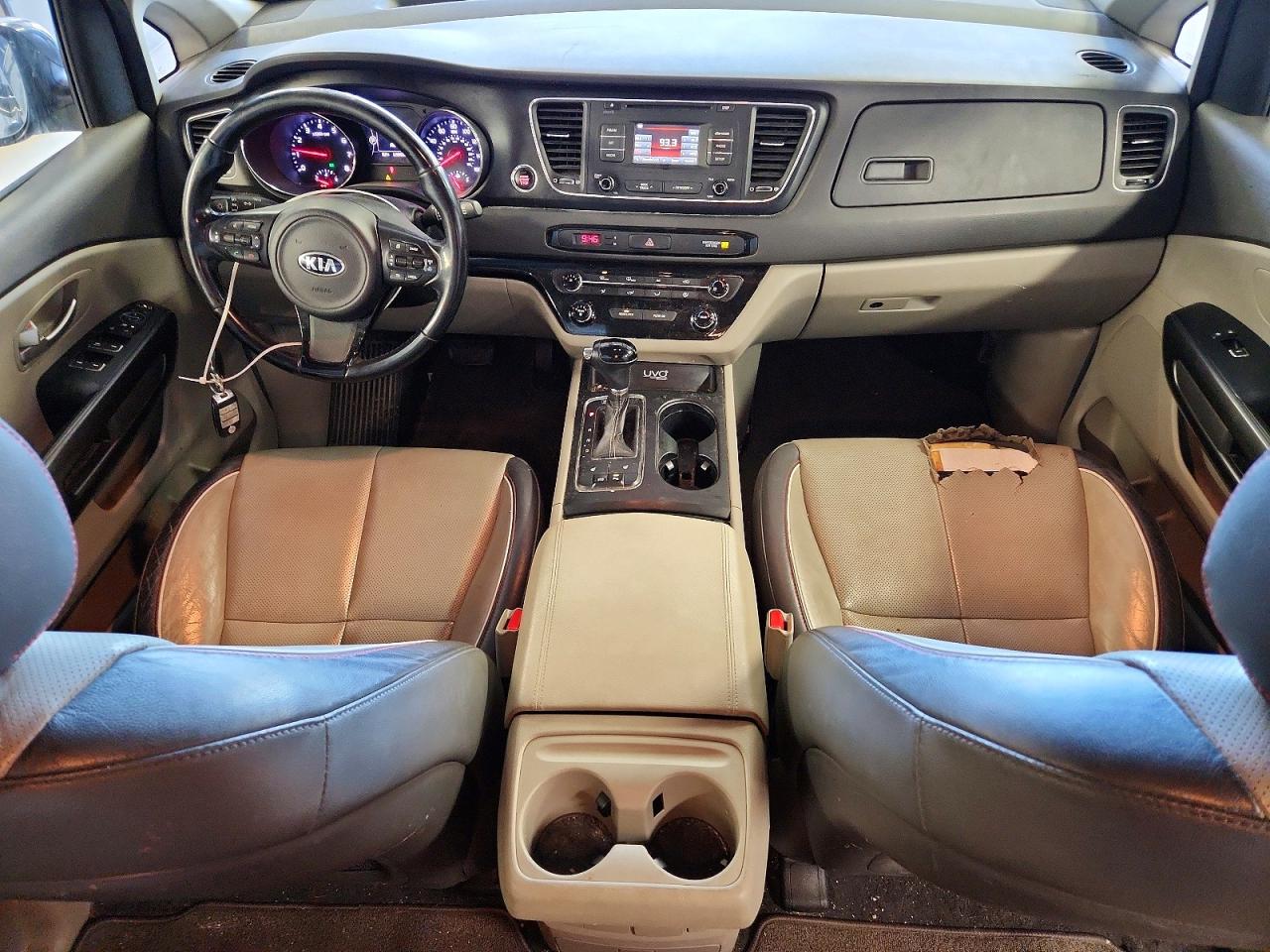 2017 KIA SEDONA LX