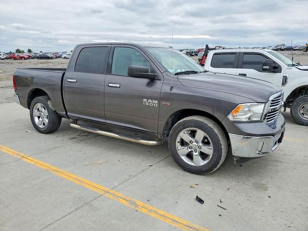2015 RAM 1500 SLT