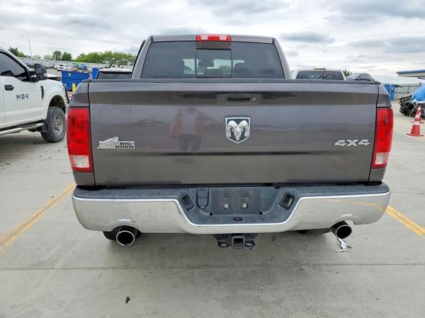 2015 RAM 1500 SLT