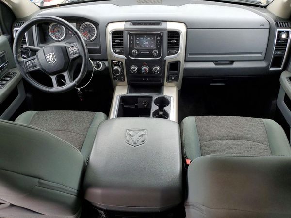 2015 RAM 1500 SLT