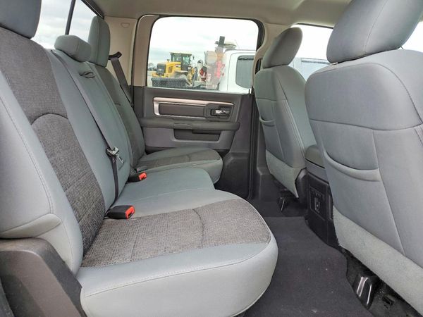 2015 RAM 1500 SLT