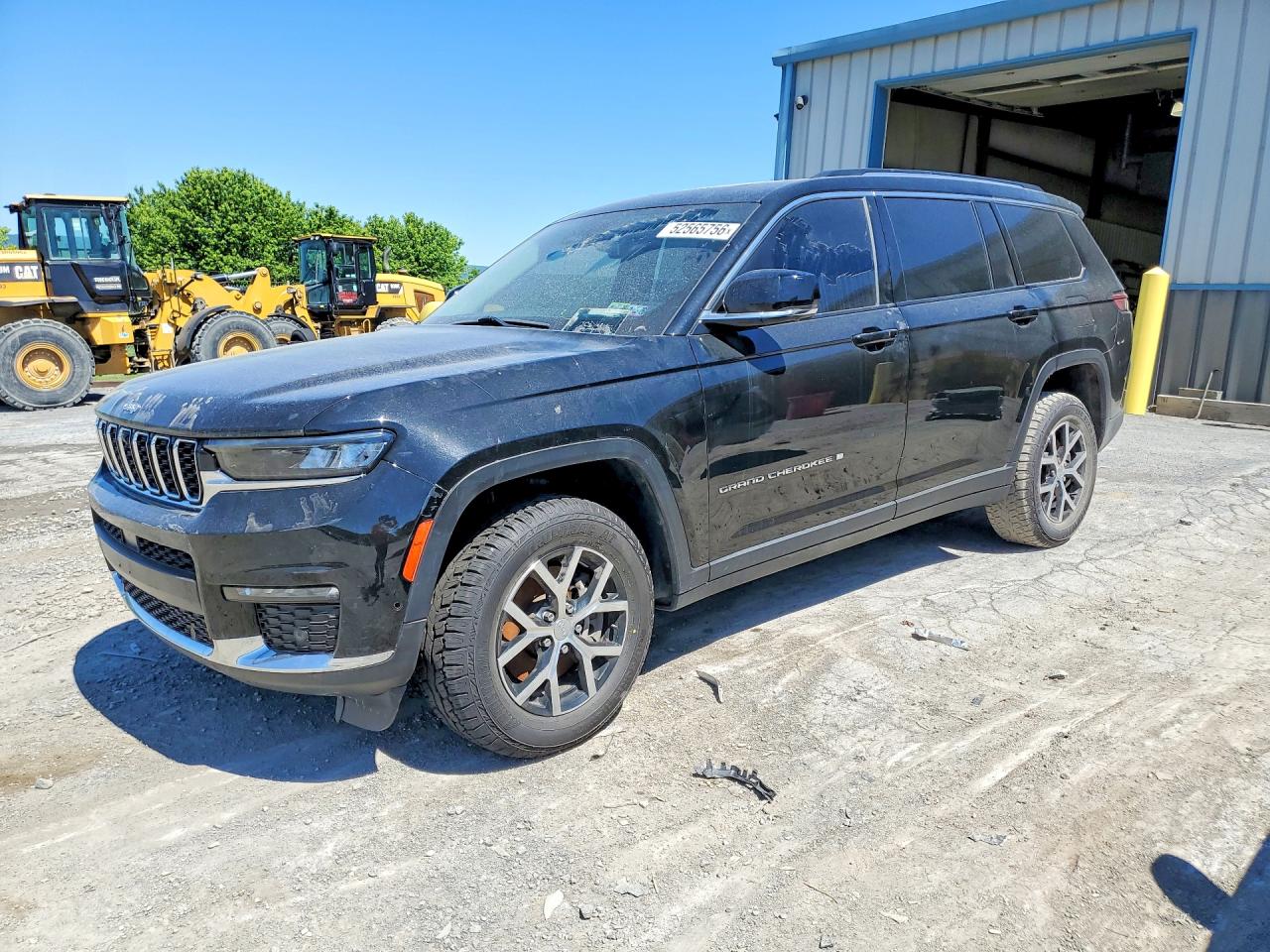 2023 JEEP GRAND CHEROKEE Limited — Front 3/4