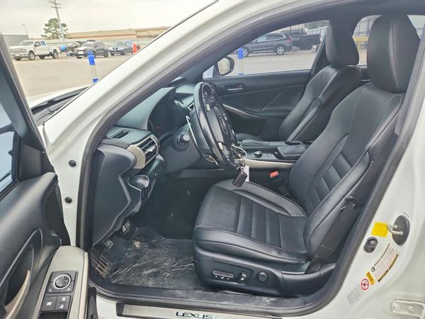 2016 LEXUS IS