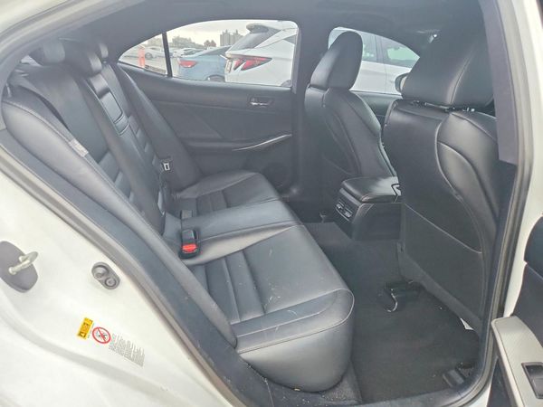 2016 LEXUS IS