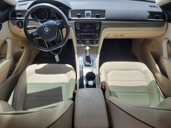 2017 VOLKSWAGEN PASSAT