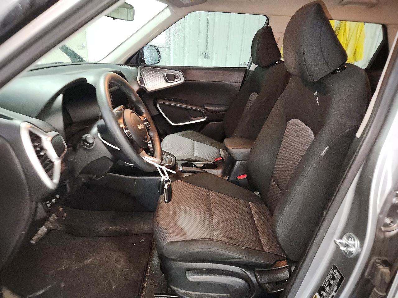 2023 KIA SOUL LX, S