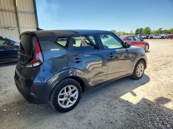 2023 KIA SOUL LX, S