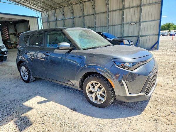 2023 KIA SOUL LX, S