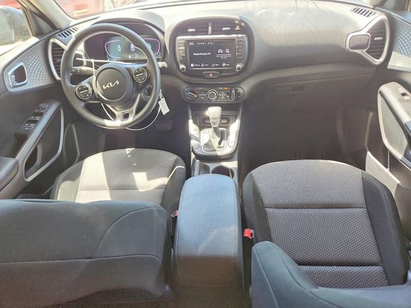 2023 KIA SOUL LX, S