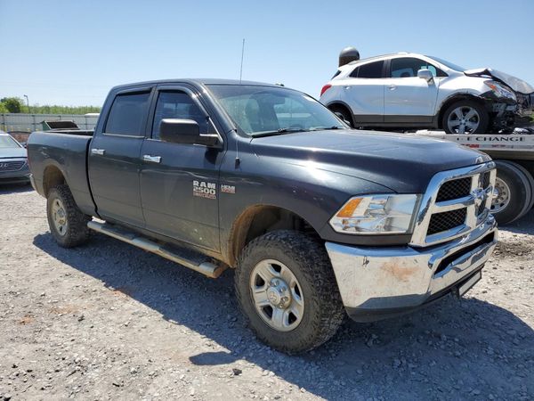 2015 RAM 2500 SLT CREW CAB 4X4