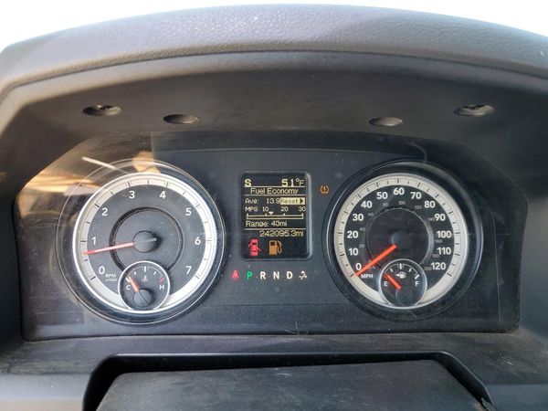 2015 RAM 2500 SLT CREW CAB 4X4