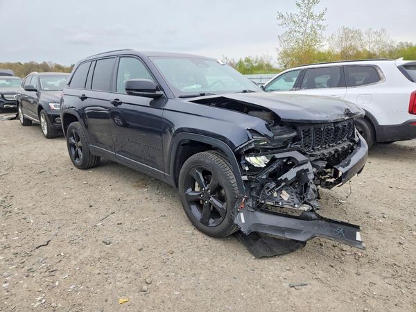 2024 JEEP GRAND CHEROKEE Limited — Passenger 3/4