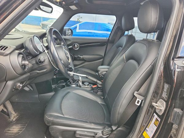 2017 MINI COOPER