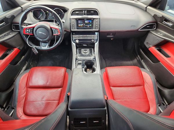 2017 JAGUAR XE R-Sport