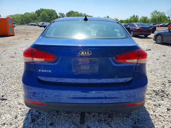 2017 KIA FORTE LX Base