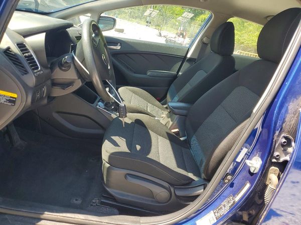 2017 KIA FORTE LX Base