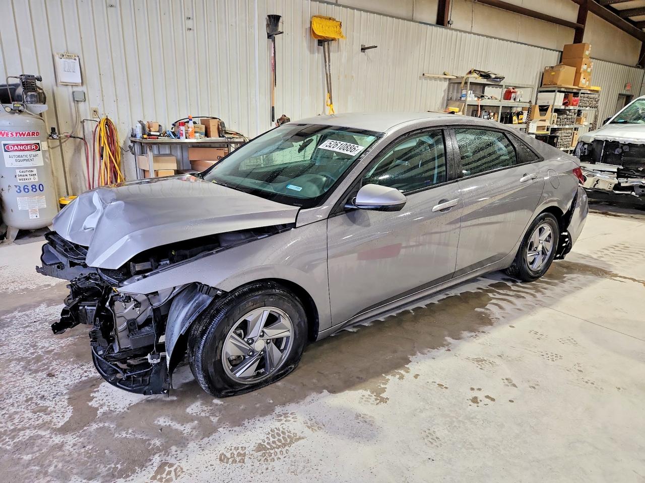 2024 HYUNDAI ELANTRA SE