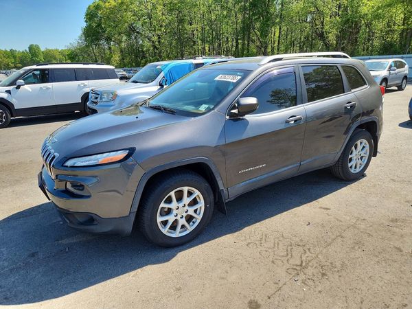 2014 JEEP CHEROKEE Latitude — Front 3/4