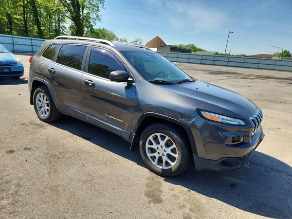 2014 JEEP CHEROKEE Latitude — Passenger 3/4