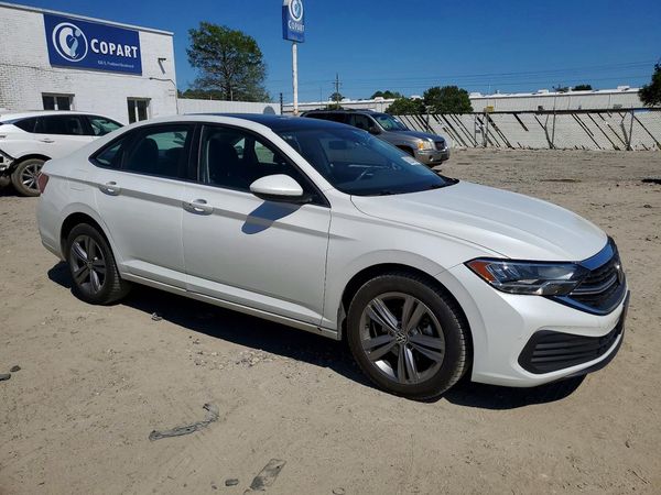 2022 VOLKSWAGEN JETTA SE w/ Sunroof