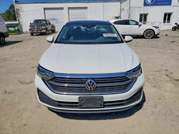 2022 VOLKSWAGEN JETTA SE w/ Sunroof