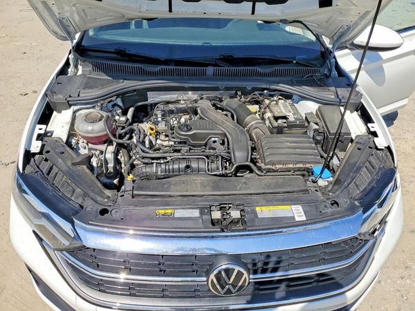 2022 VOLKSWAGEN JETTA SE w/ Sunroof
