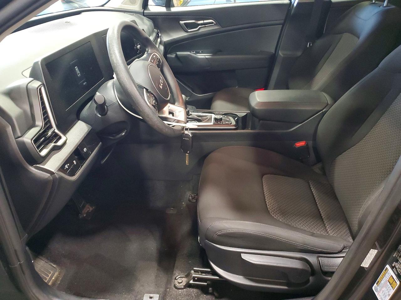 2025 KIA SPORTAGE LX