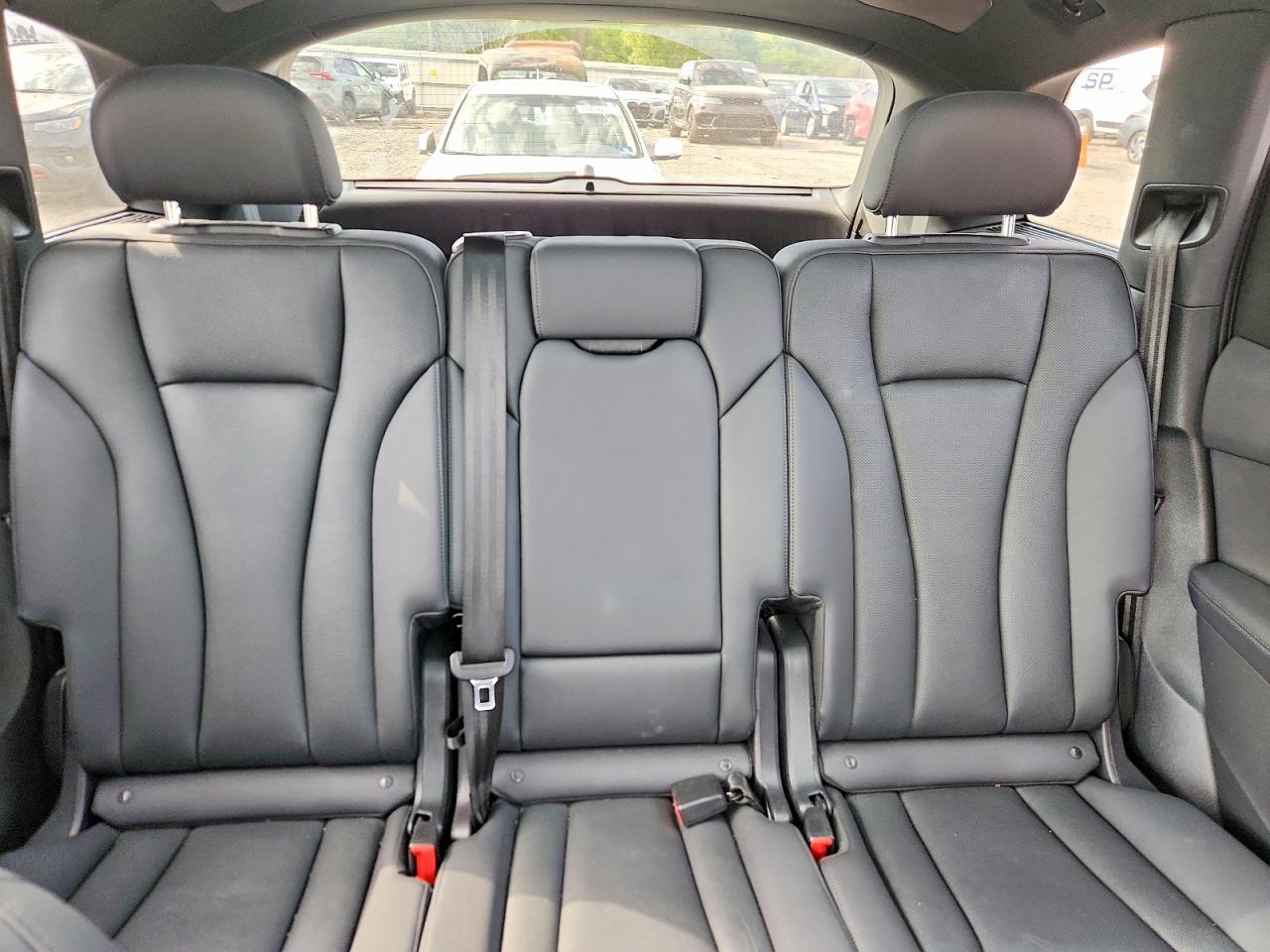 2023 AUDI Q7 quattro Premium Plus
