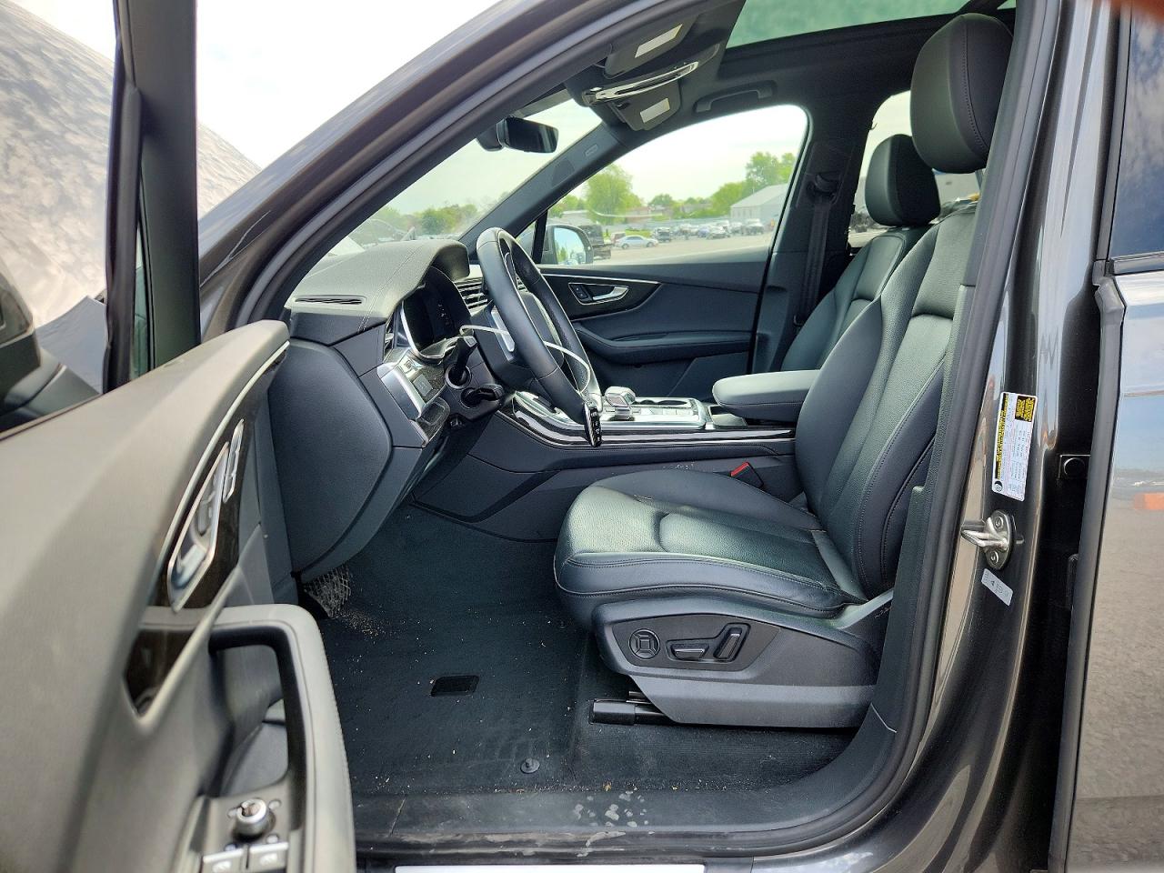 2023 AUDI Q7 quattro Premium Plus